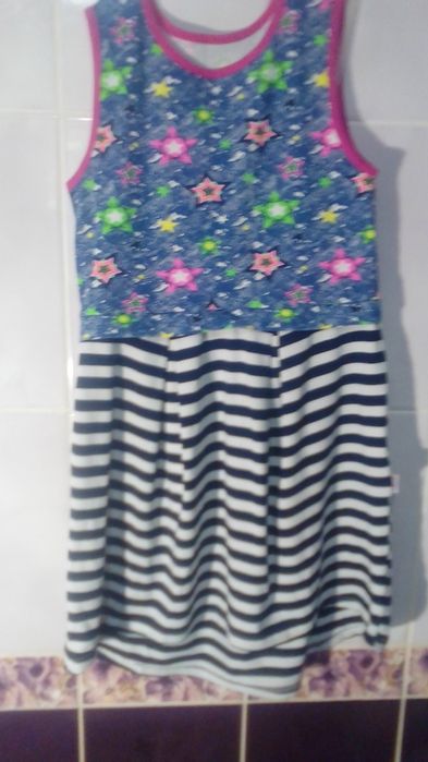 Продам сукню дитячу.