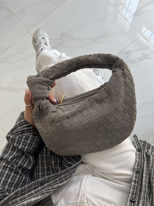 Сумочка плетена замшева сіра