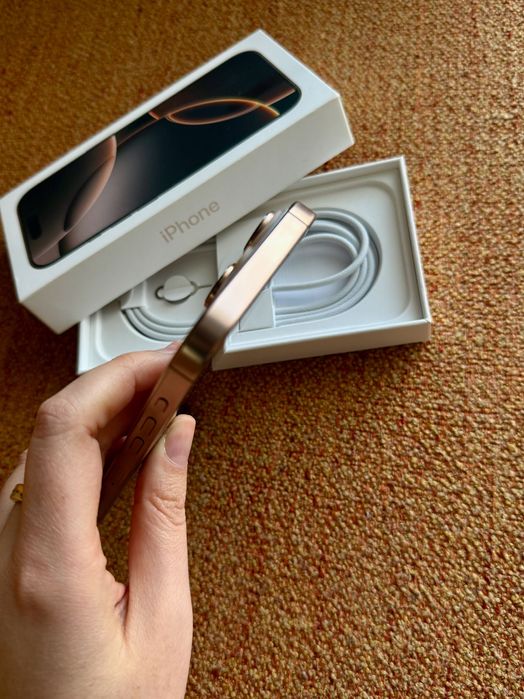 iPhone 16 Pro 256Gb Tytan pustynny