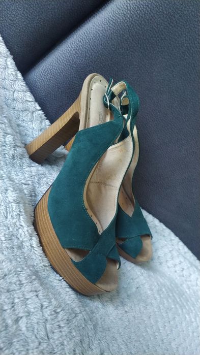 Sandały platforma rozm. 37 butelkowa zieleń