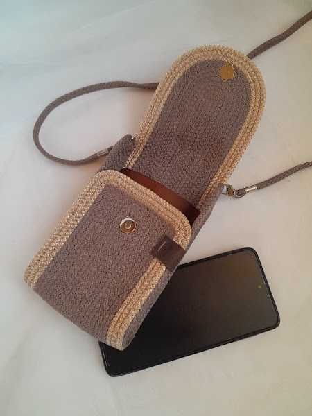 Маленька сумочка для телефону і дрібниць зручна через плече. Handmade