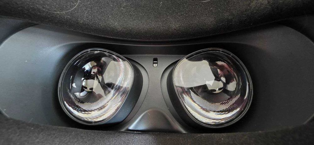 Продам VR-шолом Meta Quest 2 256GB + Топовий комплект аксесуарів