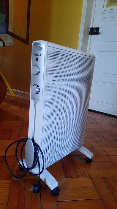 Aquecedor elétrico da marca  Flama
