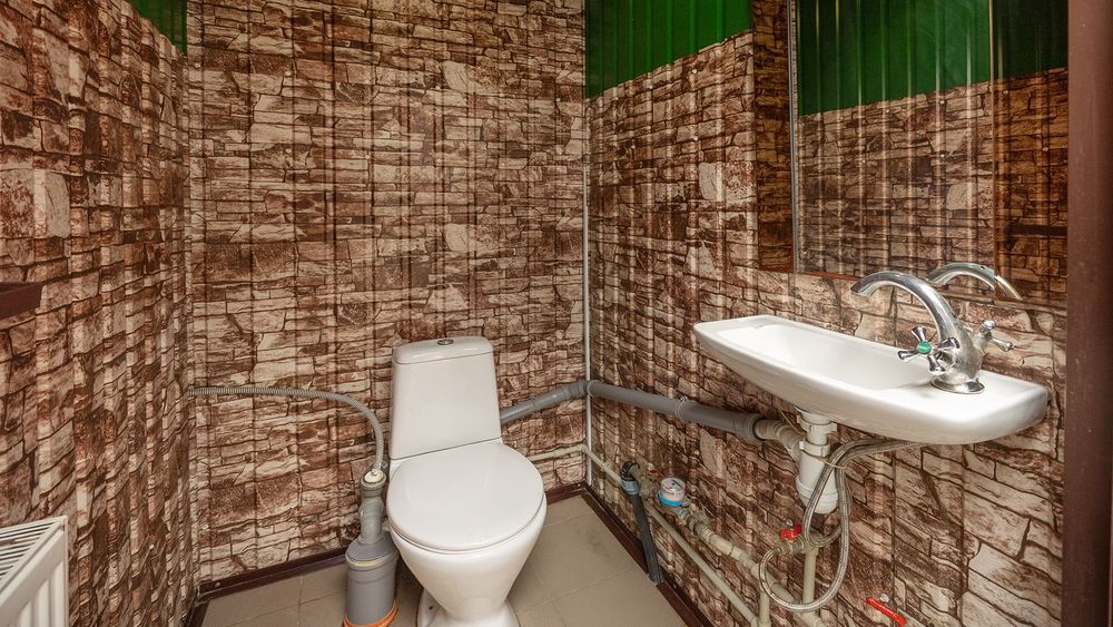 Продаж фасадне приміщення магазин склад 103,6 м2 вул. Довженко ремонт