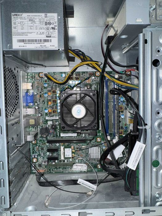 Komputer stacjonarny Lenovo 2TB HDD/4GB RAM