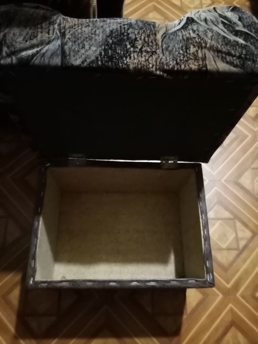 Продам пуфик. Недорого.