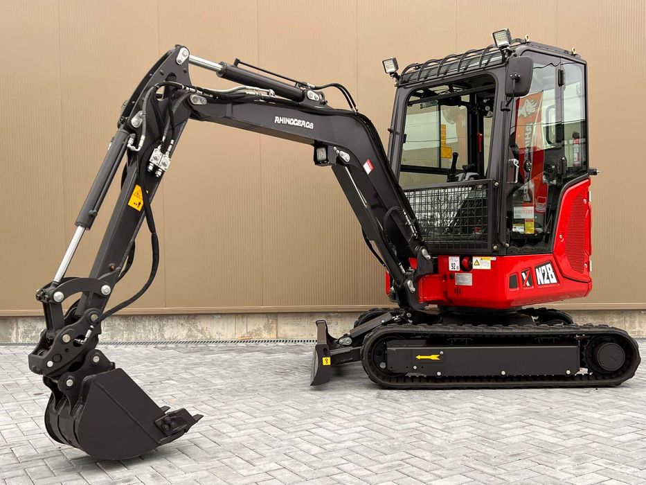 MINI GIRATORIA XN28C RHINOCEROS  MOTOR KUBOTA PROFISISONAL