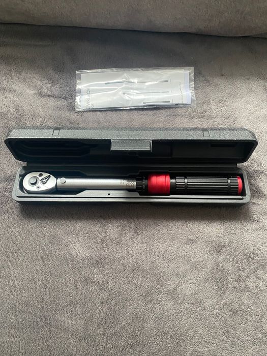 Klucz dynamometryczny 1/4  5-30NM