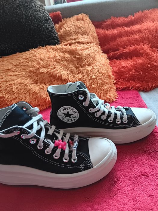 Buty converse rozmiar 37 długość wkładki 24.5 cm. Używane krótko .