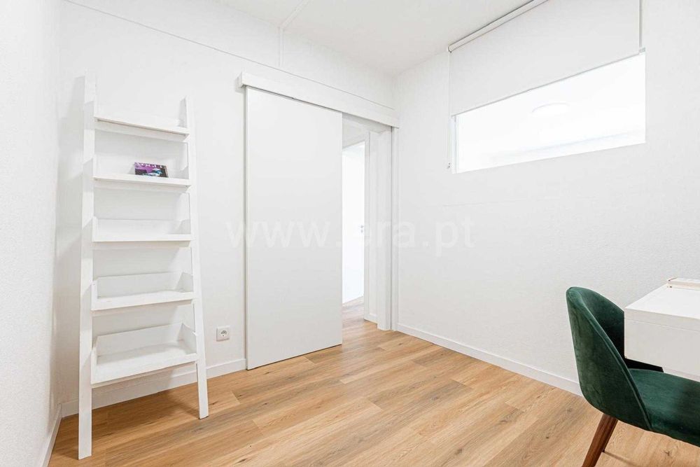 Ótimo apto T2 + 1  totalmente remodelado - Carnide