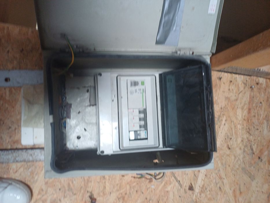 Erbetka skrzynka elektryczna budowlana kompletna