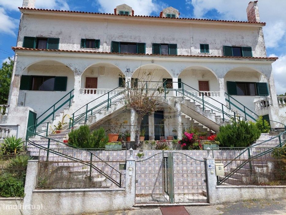 Two Semi-Detached Houses with 2 Property Titles and a Total Land Area of 10...