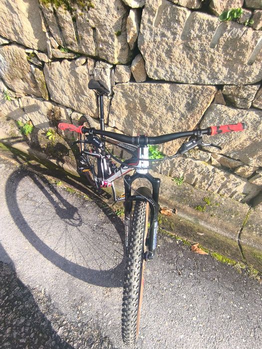 Bicicleta GT roda 29