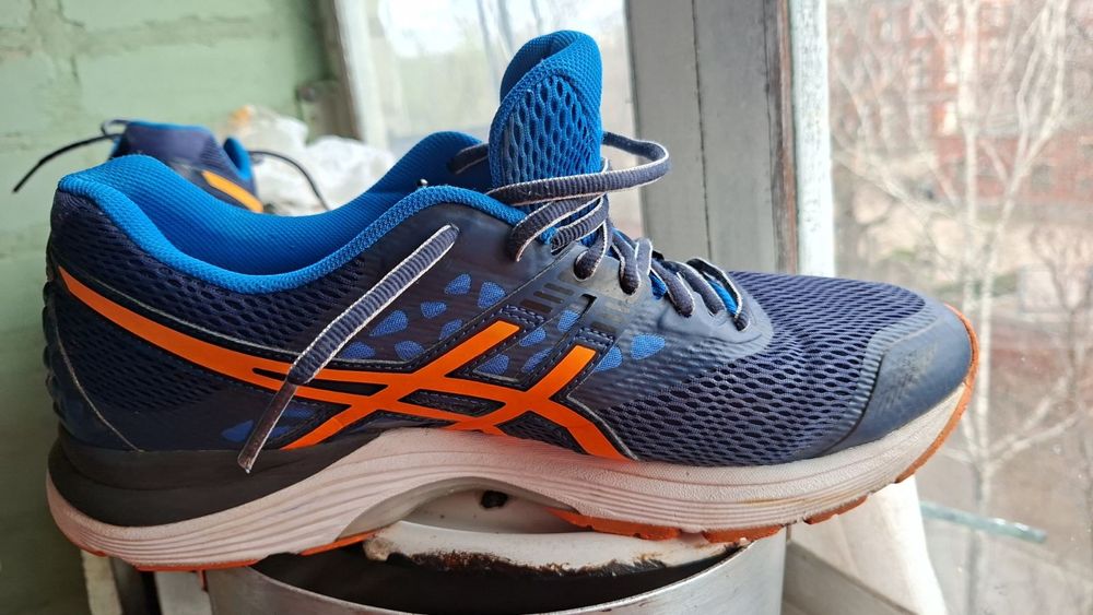 Кросівки для бігу  ASICS