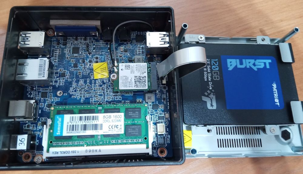 Mini komputer GB-BACE-3160