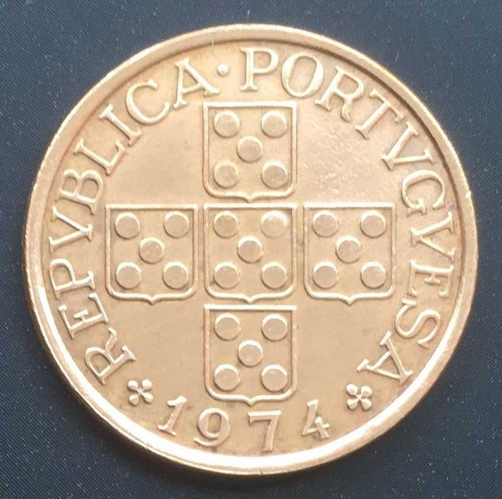 50-Cent Bronze Coin - Portugal - 1974