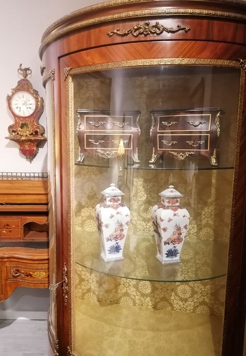 Vitrine Cristaleira Louceiro Livreiro Móvel expositor Oratório Luís XV