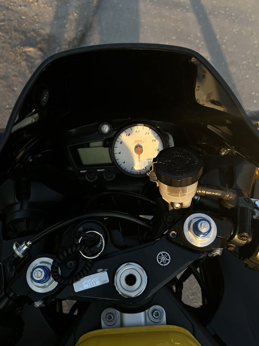 Yamaha R6 2003.