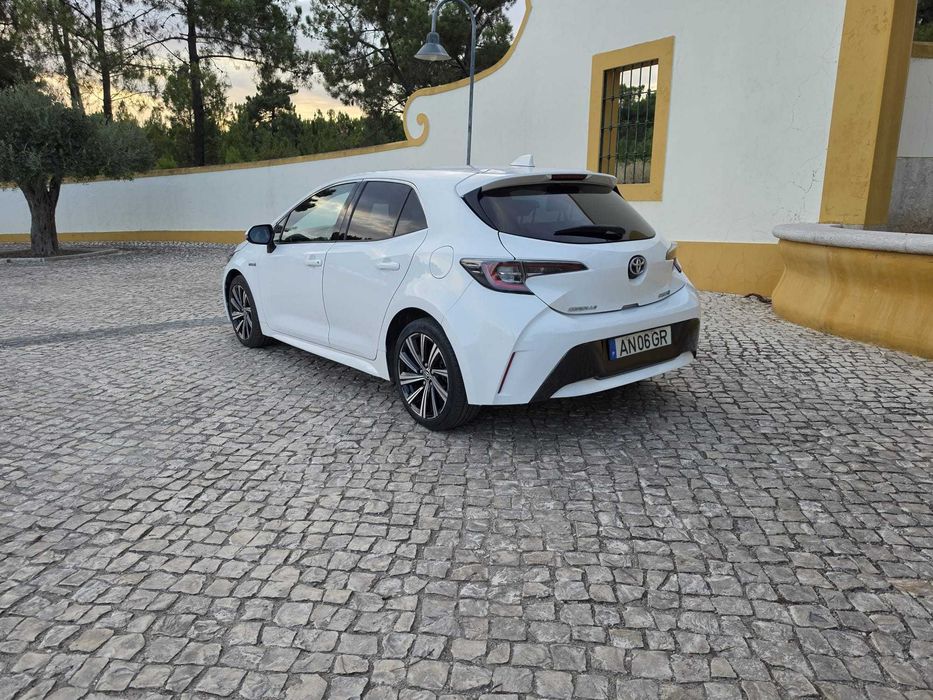 Corolla 1.8HSD Confort Pack Sport NACIONAL — photo 4