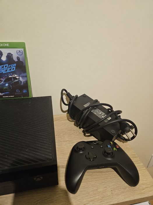 Konsola XBOX One 500GB +Gra Pad