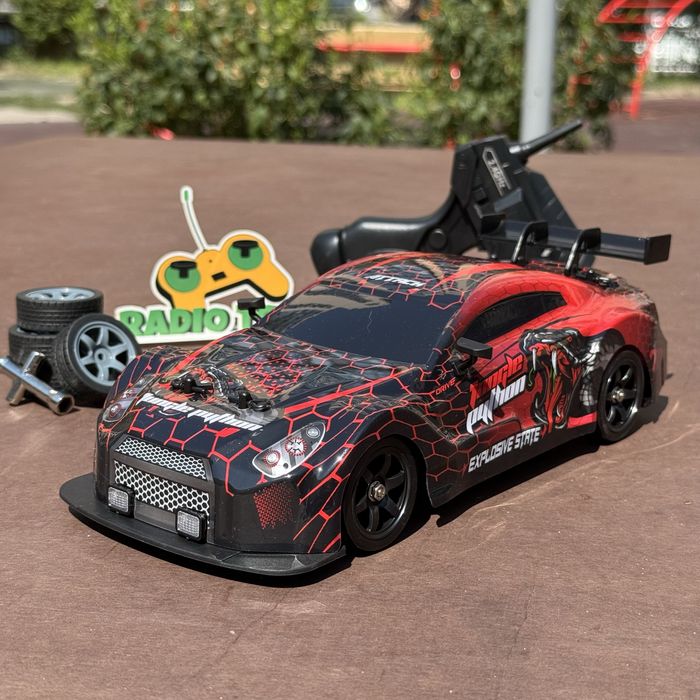Nissan GTR Snake Red 4WD | Машинка для дрифту на пульті з димом