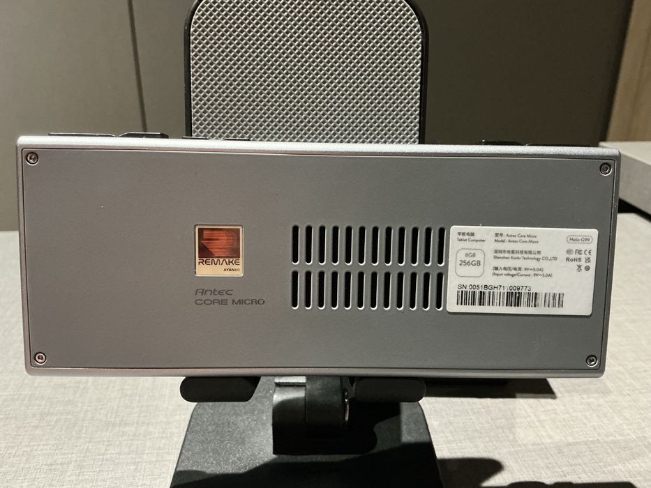 Ayaneo Pocket Micro (Antec) / (+ES:DE)