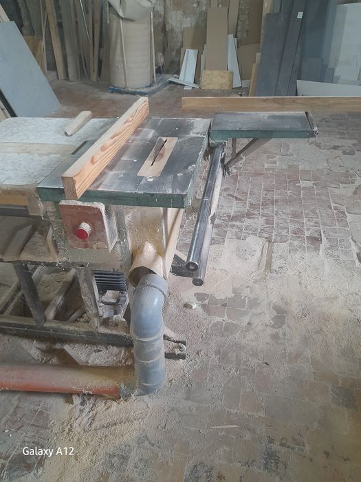 Продам деревообробне обладнання.