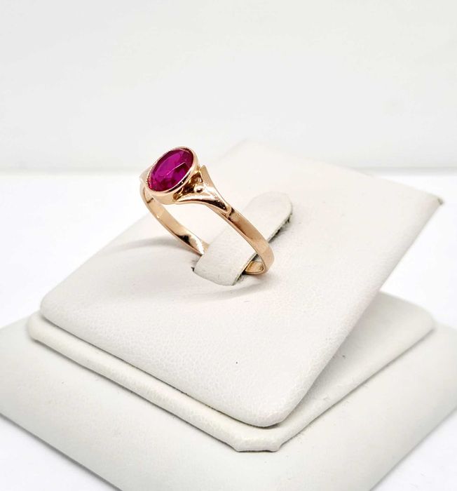 Piękny złoty pierścionek p.583