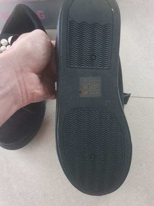 Nowe buciki trampki dla dziewczynki czarne 37