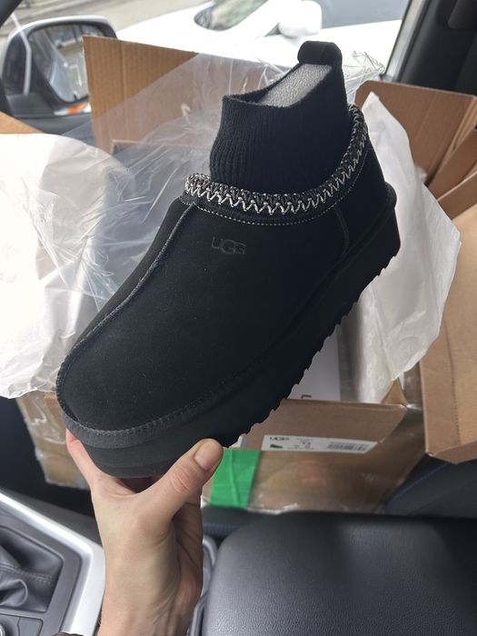 Тепленькі уггі ugg tasman platform sock в чорному кольорі на ніжку 27 сантиметрів
