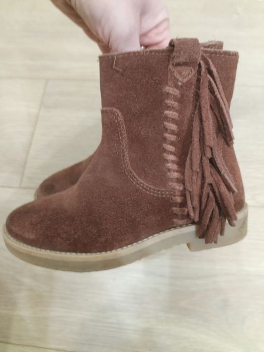 Botki z frędzlami, skóra naturalna zamszowa ZARA