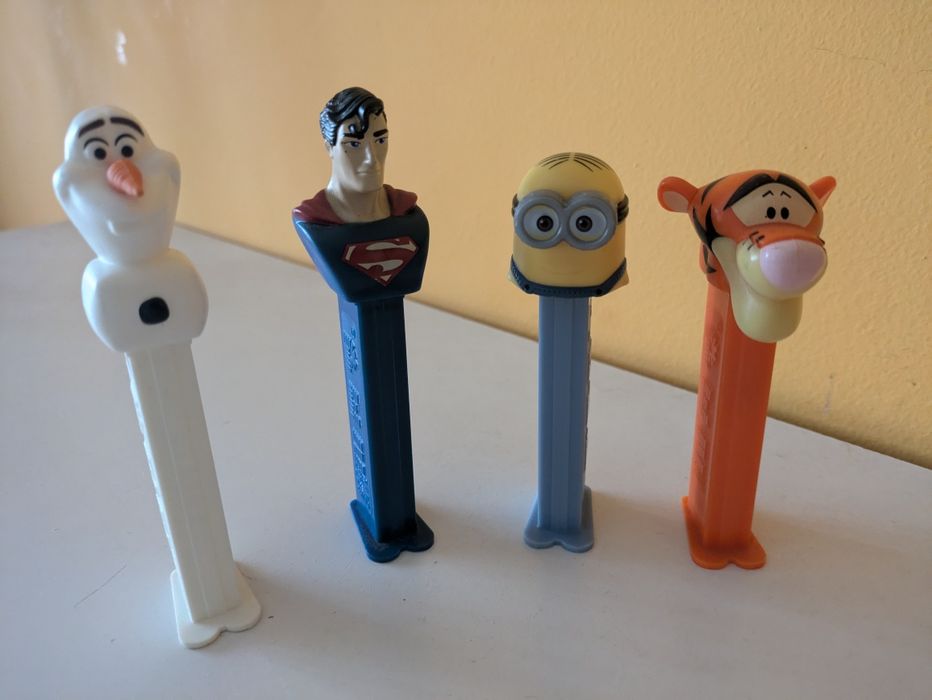 Pez: Minion, super man, tigrão tigger Winnie the pooh 

Minion, super
