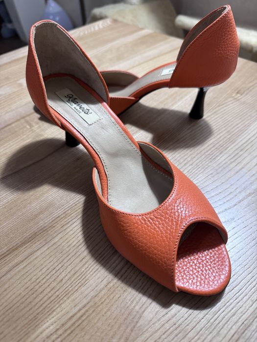 Босоніжки жіночі