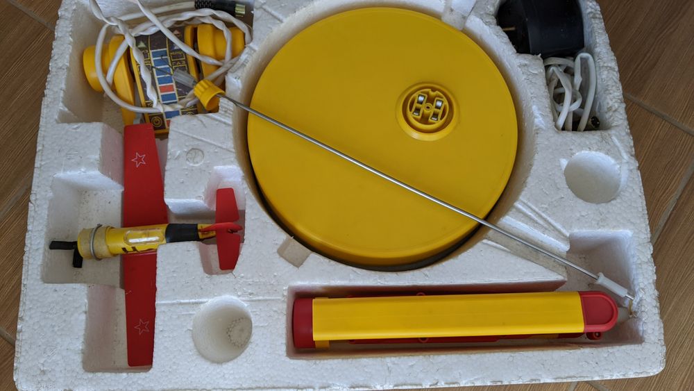 Електро - механічна іграшка ЛІТАК