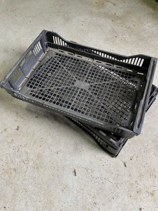 Caixas de plástico preto