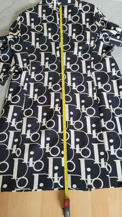 Sukienka zapinana, jak marynarka damska