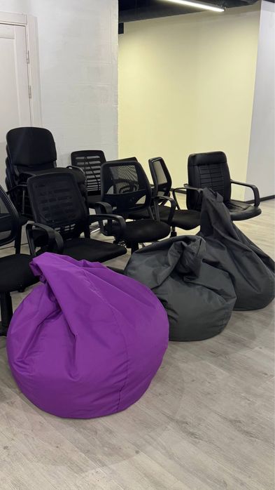 ПРОДАЮ МНОГО мебели с офиса КИЕВ столы кресла тумбы стеллажи рабочие места шкафы орг техника