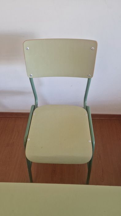 Conjunto de mesa e cadeira