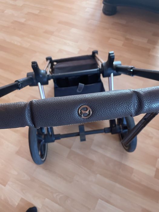 Cybex Priam набір: шасі + прогулка + люлька + автокрісло cloud