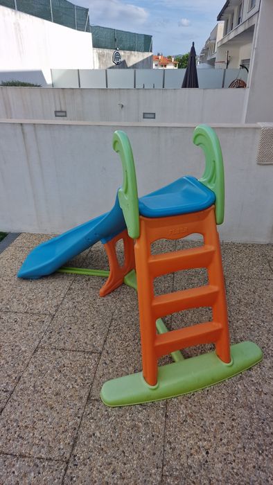 Escorrega FEBER slide plus com água