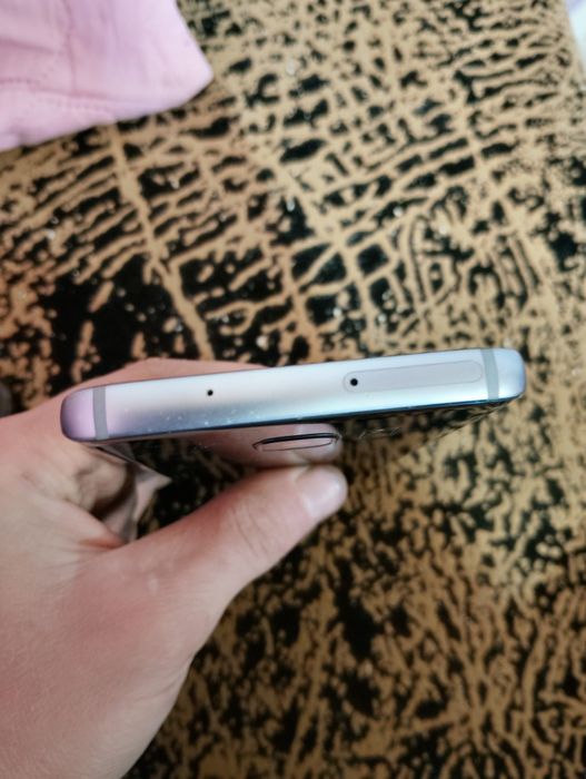 Телефон Самсунг S7  4G