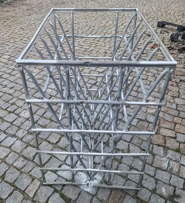 Feneiro/ Comedouro para palha