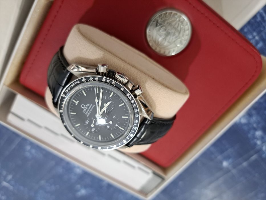 Omega Speedmaster Moonwatch 42 mm Szafir Sapphire