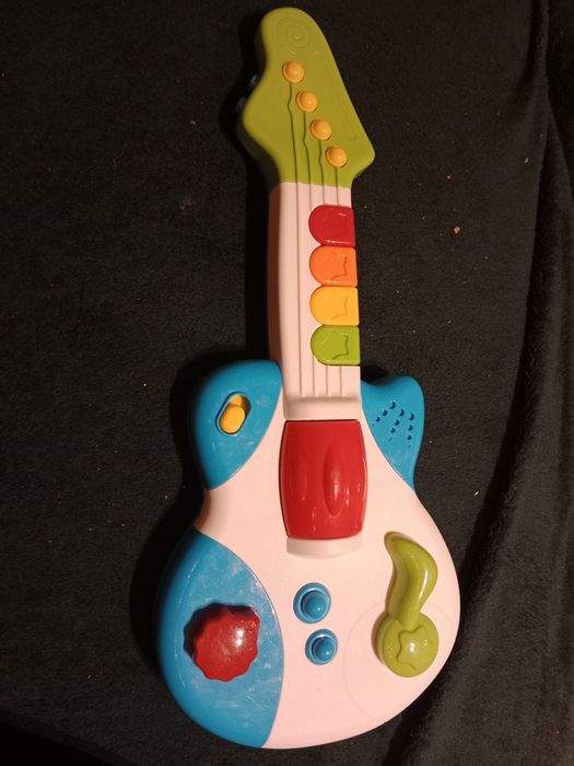 Gitara z dźwiękiem
