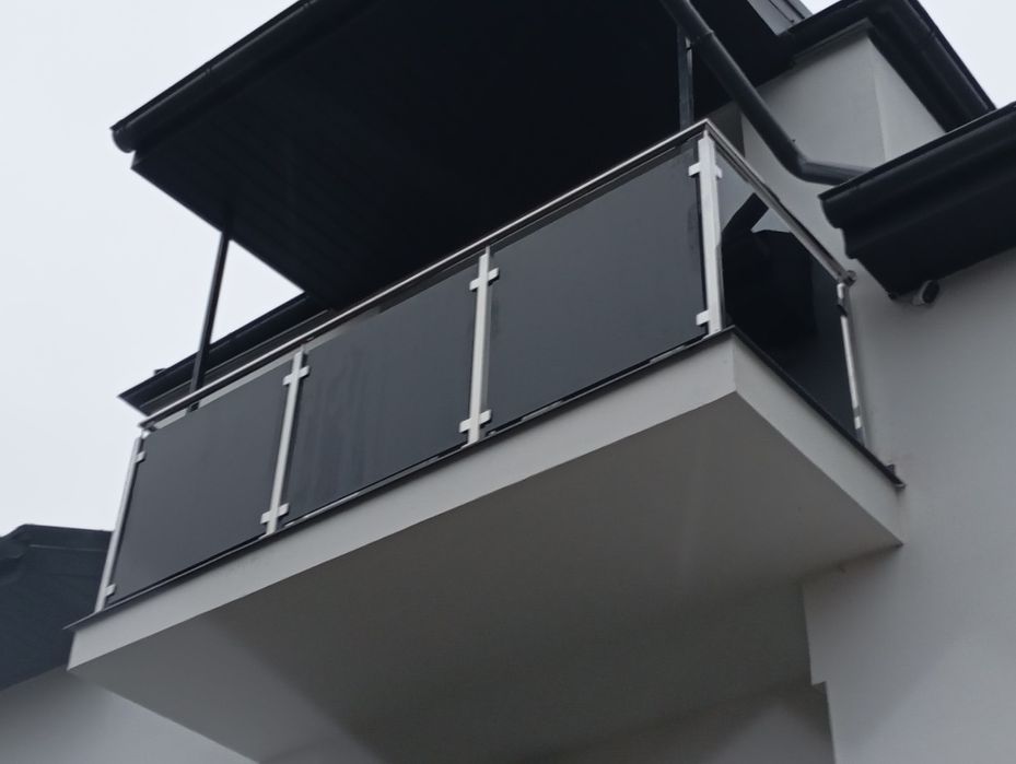 Balustrady nierdzewne szklane schody bramy
