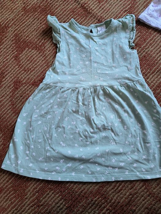 Сукня на дівчинку 12-18 місяців . В ідеальному стані