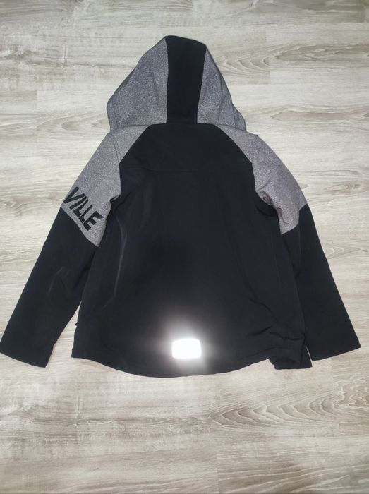 Vendo blusão de inverno da C&A como novo  tamanho de 12 anos