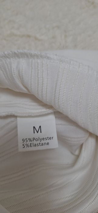 Lote Verão: Body Halter Branco tamanho M + 2 Calções de Ganga (Tam. 36