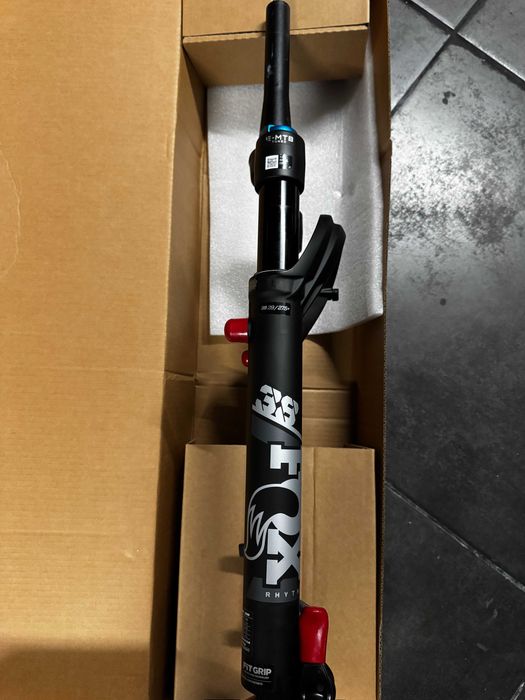 FOX 38 Rhythm 180mm E-MTB Tuned – NOVA, nunca usada
