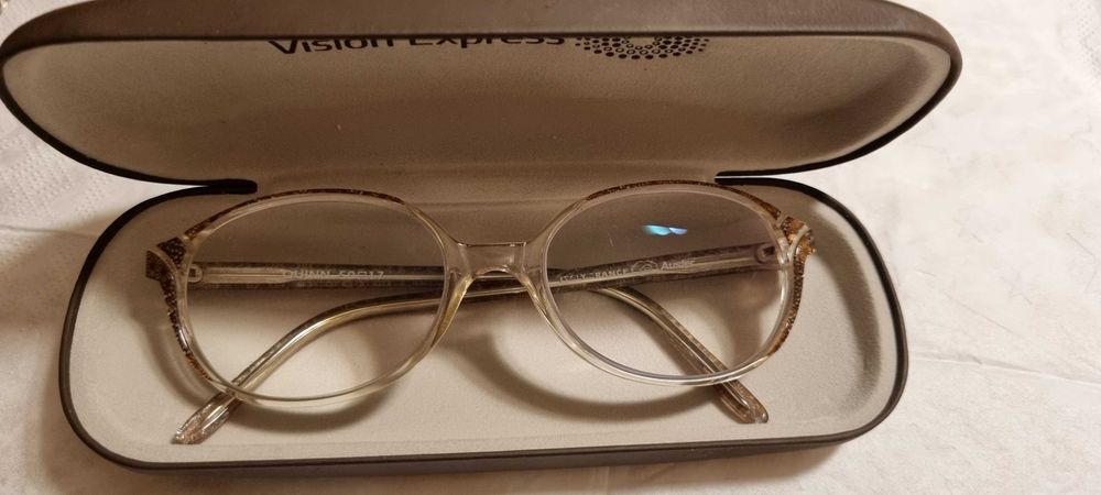 Oprawki damskie firmy Auster do szkieł korekcyjnych